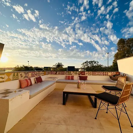 Casasotopolo, Sotogrande, Sleeps 8, Private Rooftop Pool, Easy Free Parking Villa